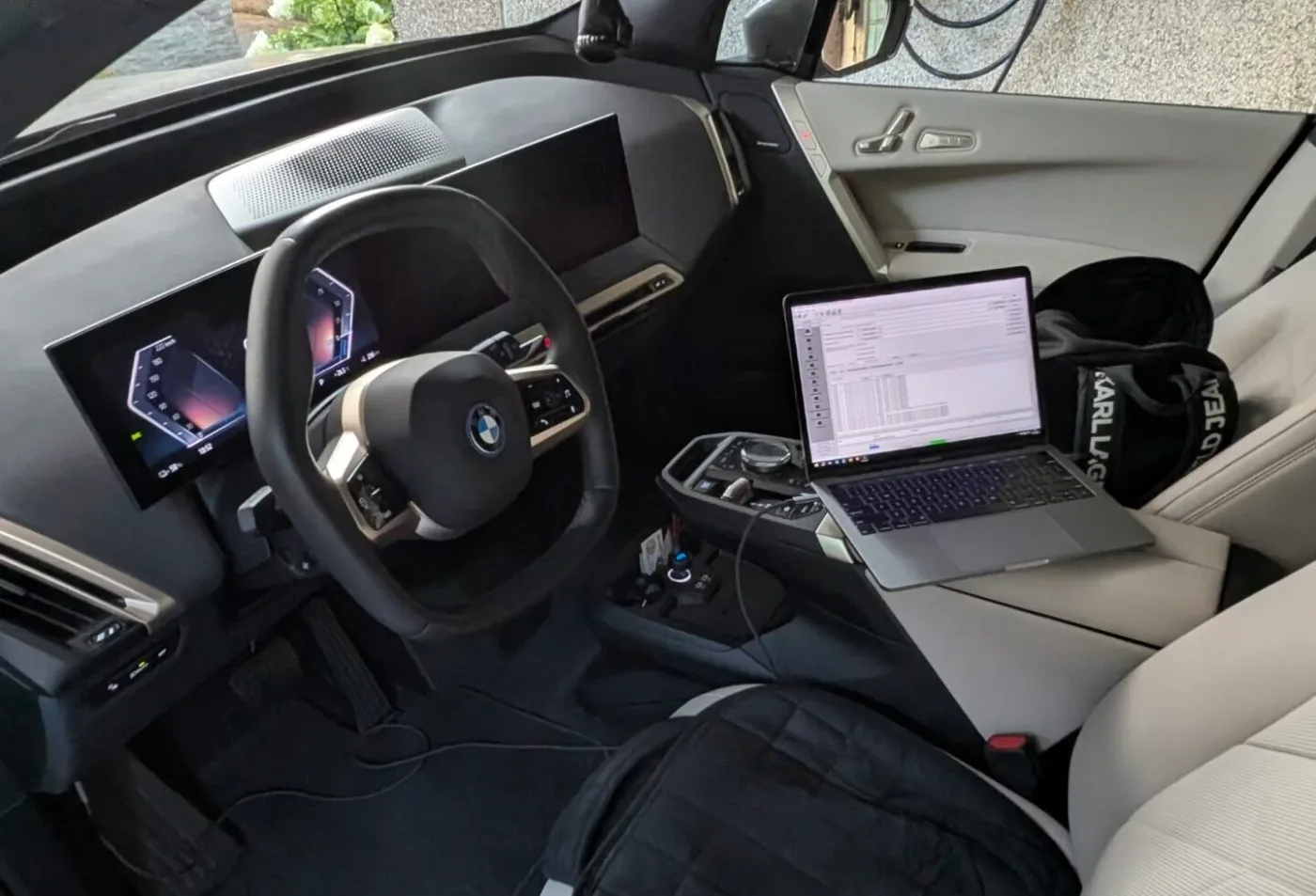 BMW iX после обновления ПО и смены языка